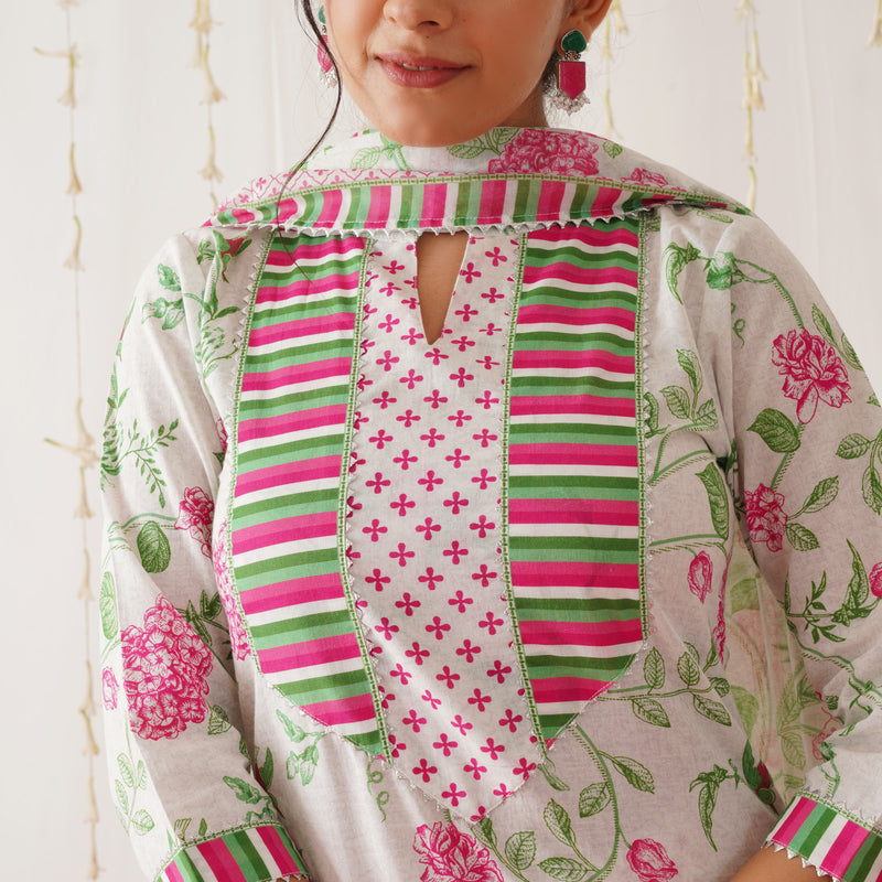 Off White Floral Printed Kurta Pant Set with Gota Detailing & Dupatta