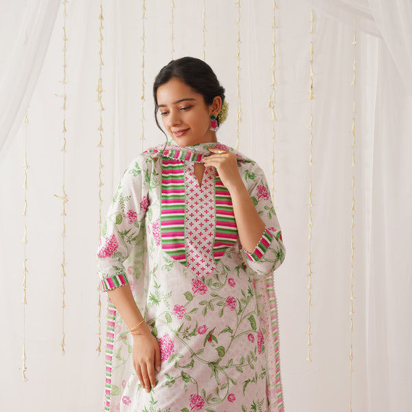 Off White Floral Printed Kurta Pant Set with Gota Detailing & Dupatta