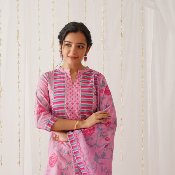 Pink Floral Printed Kurta Pant Set with Gota Detailing & Dupatta