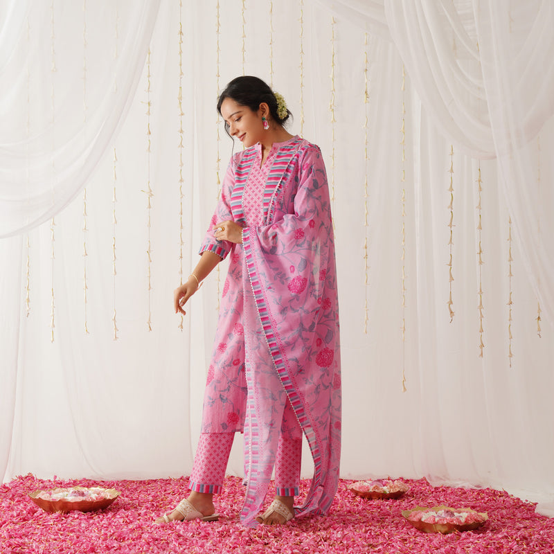 Pink Floral Printed Kurta Pant Set with Gota Detailing & Dupatta