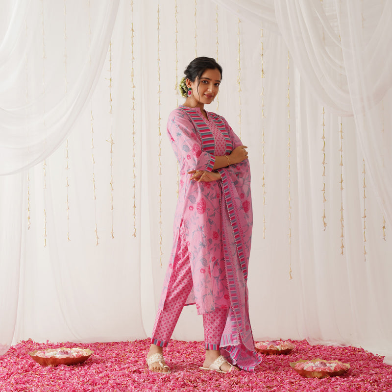 Pink Floral Printed Kurta Pant Set with Gota Detailing & Dupatta