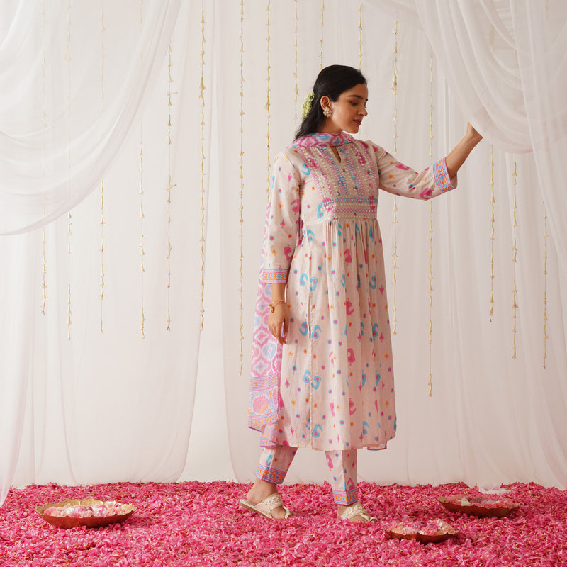 Blush Pink Neck Embroidered Kurta Pant Set with Dupatta