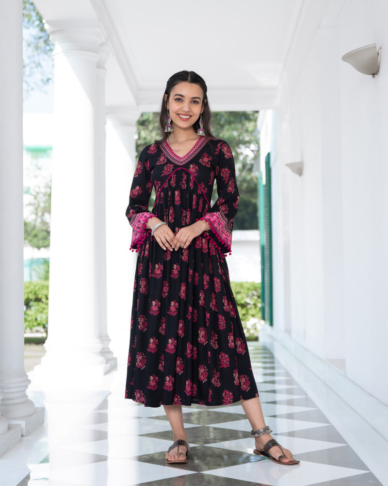 Black and Pink V Neck Gathered Dress