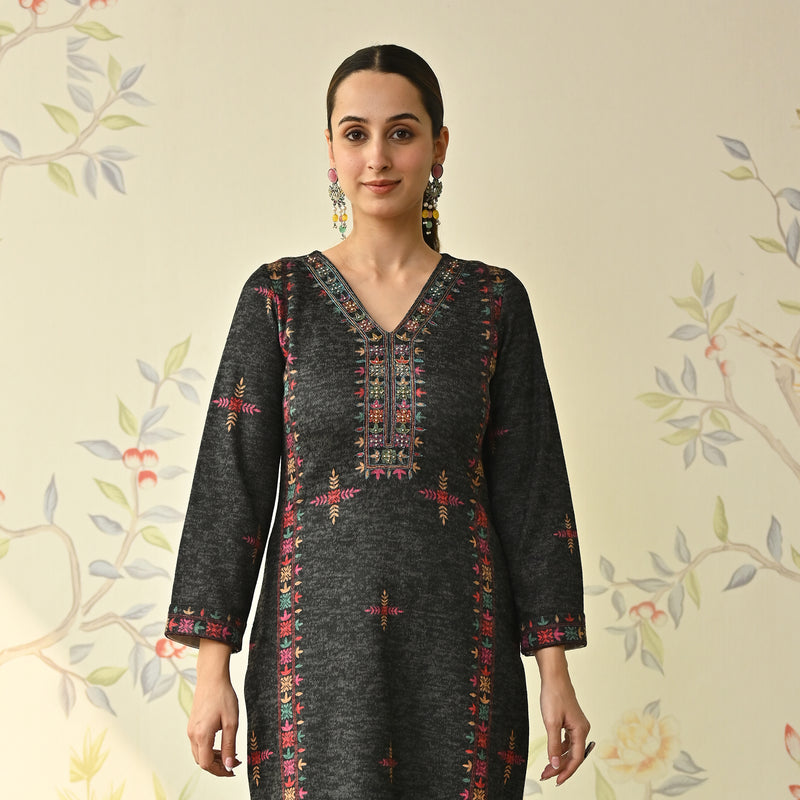 Black Embroidered & Phulkari Printed Woollen Kurta Pant Set