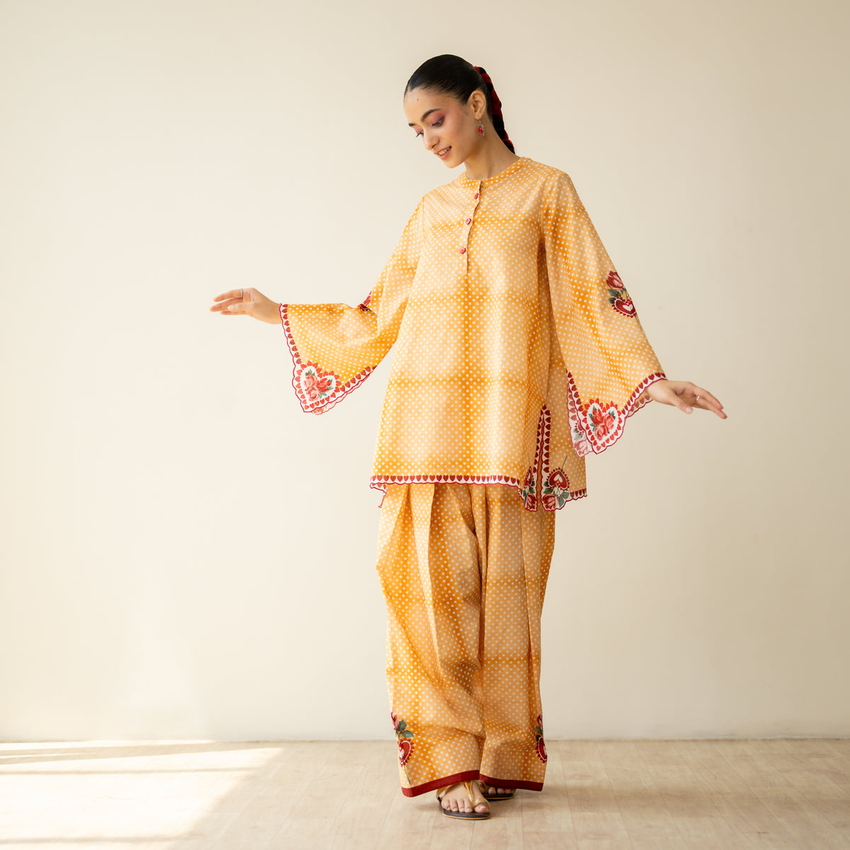 Chameli Mulmul Cotton Farshi Set - Turmeric