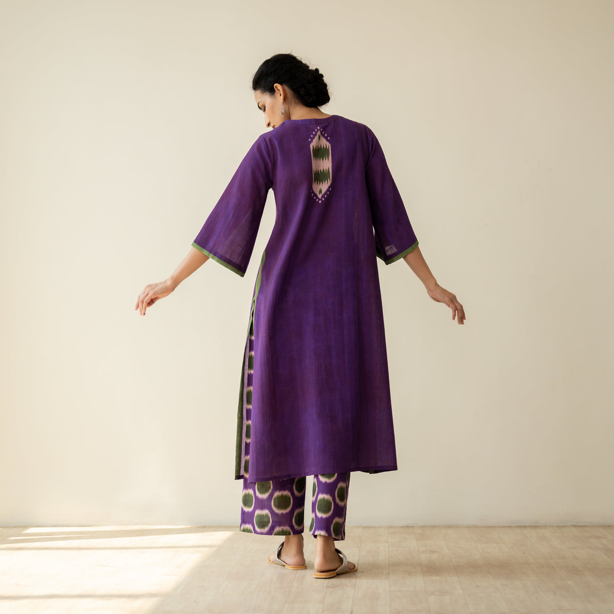 Rekha Slub Cotton Statement Kurta Set - Violet