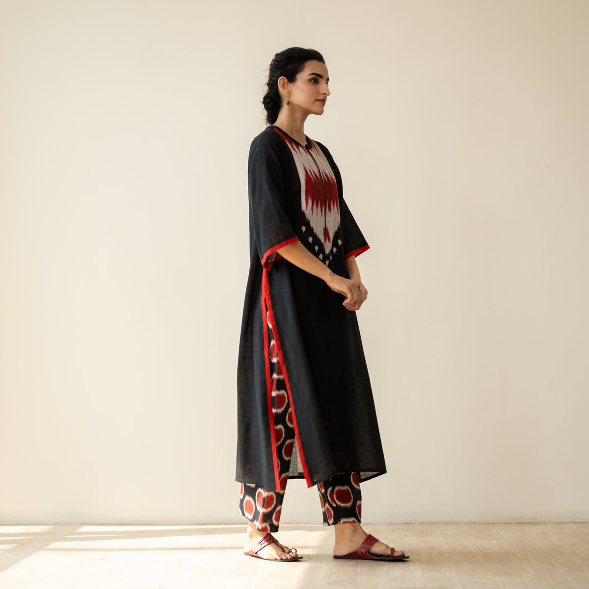 Rekha Slub Cotton Statement Kurta Set - Black