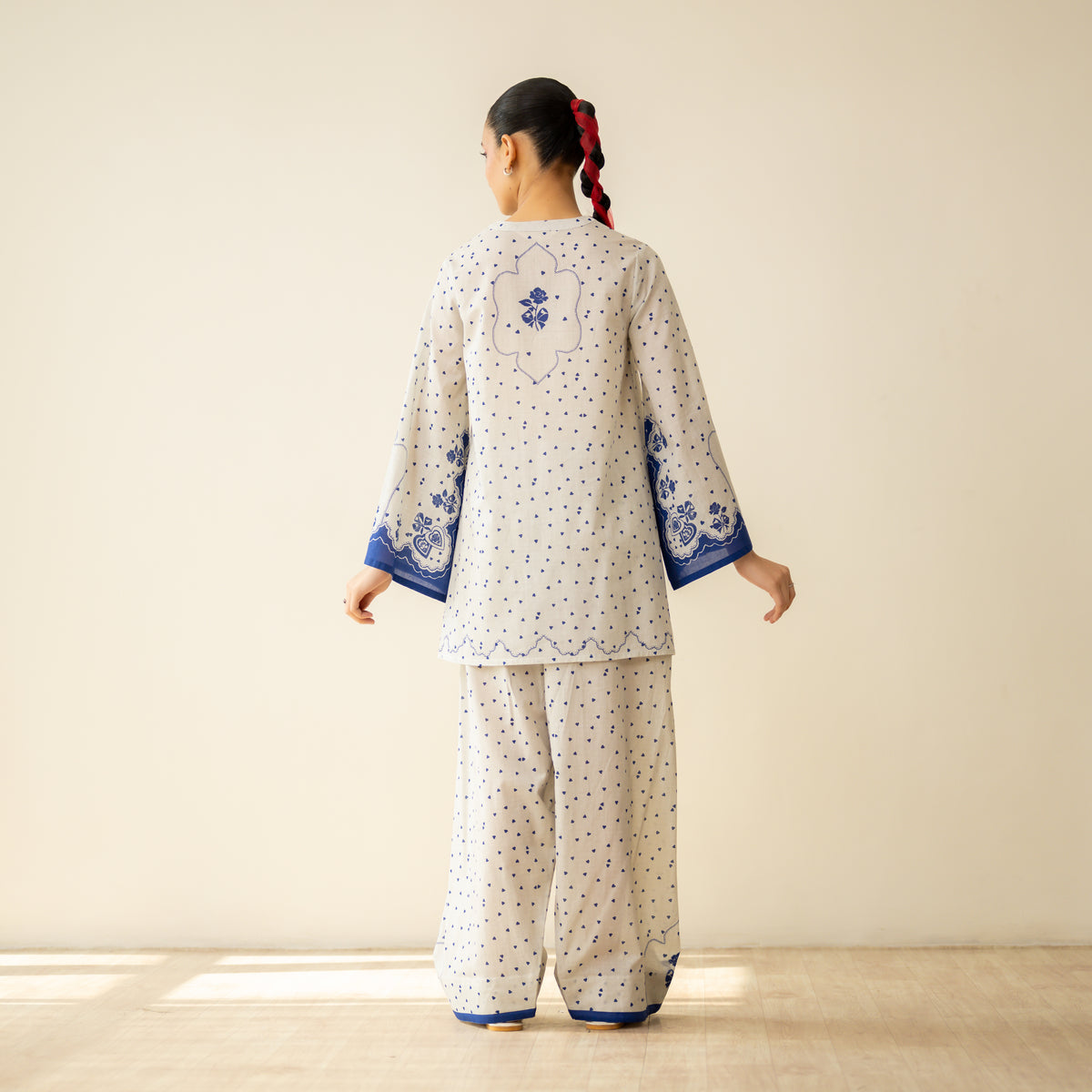 Senorita Hand Embroidered Mulmul Cotton Farshi Set - Blue