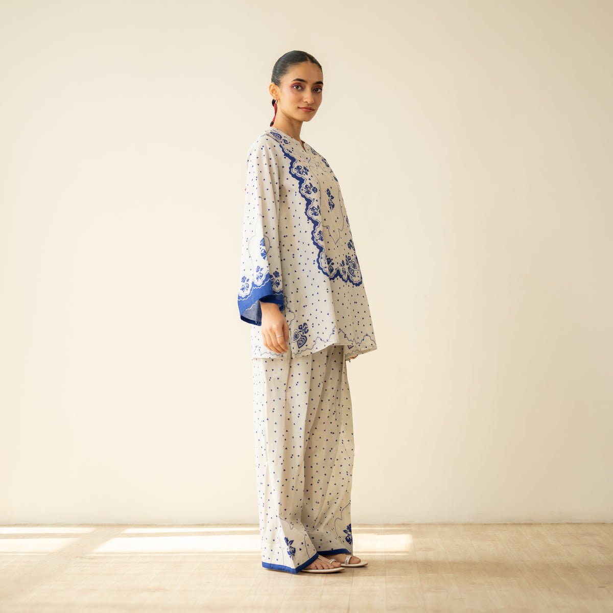 Senorita Hand Embroidered Mulmul Cotton Farshi Set - Blue