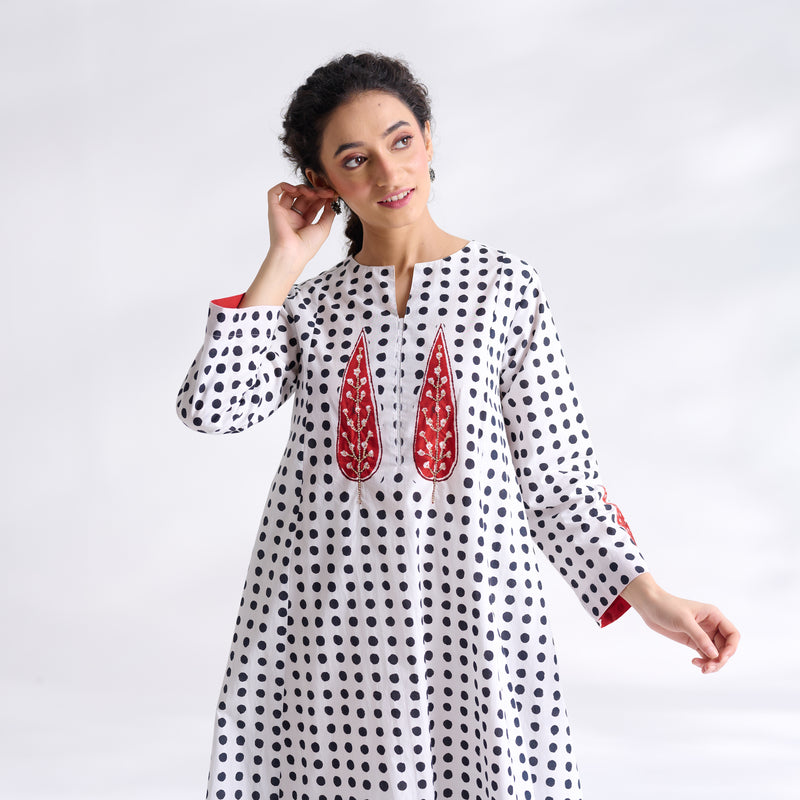 Paan Polka Hand Embroidered Kurta - Black
