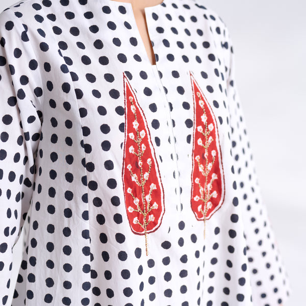 Paan Polka Hand Embroidered Kurta - Black
