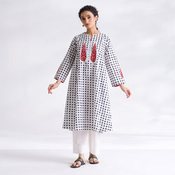 Paan Polka Hand Embroidered Kurta - Black