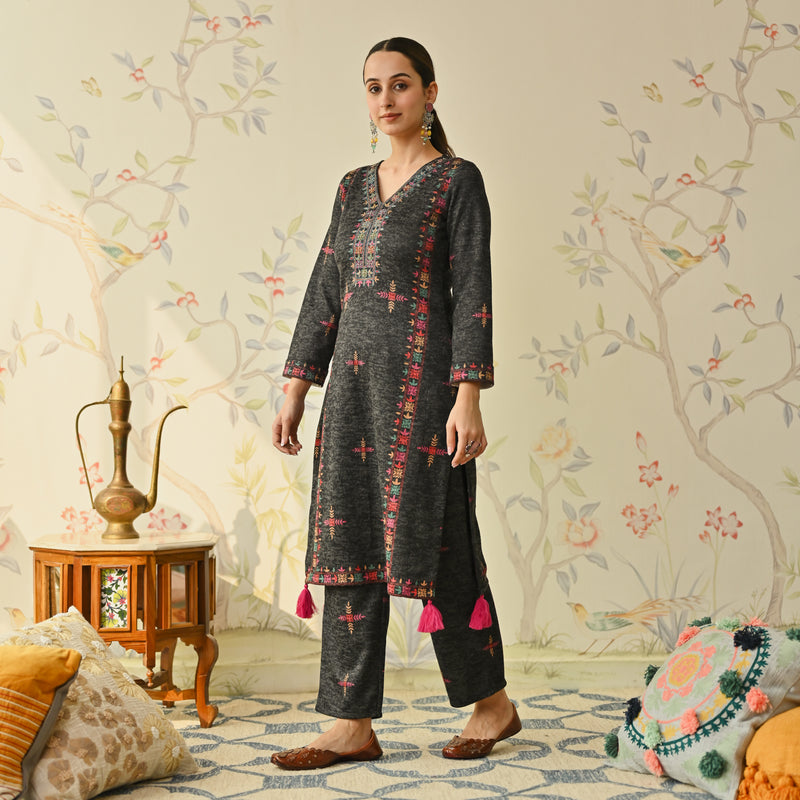 Black Embroidered & Phulkari Printed Woollen Kurta