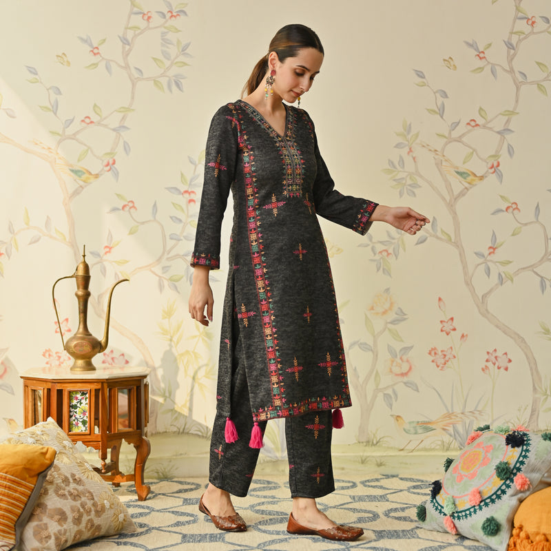 Black Embroidered & Phulkari Printed Woollen Kurta