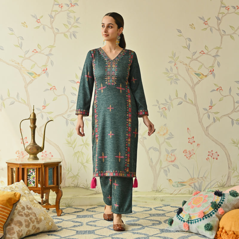 Emerald Green Embroidered & Phulkari Printed Woollen Kurta