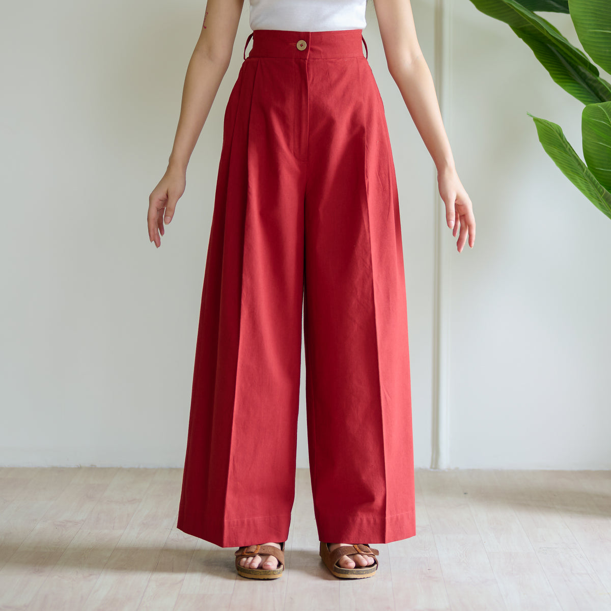 High Waist Pleated Cotton Trousers - Red
