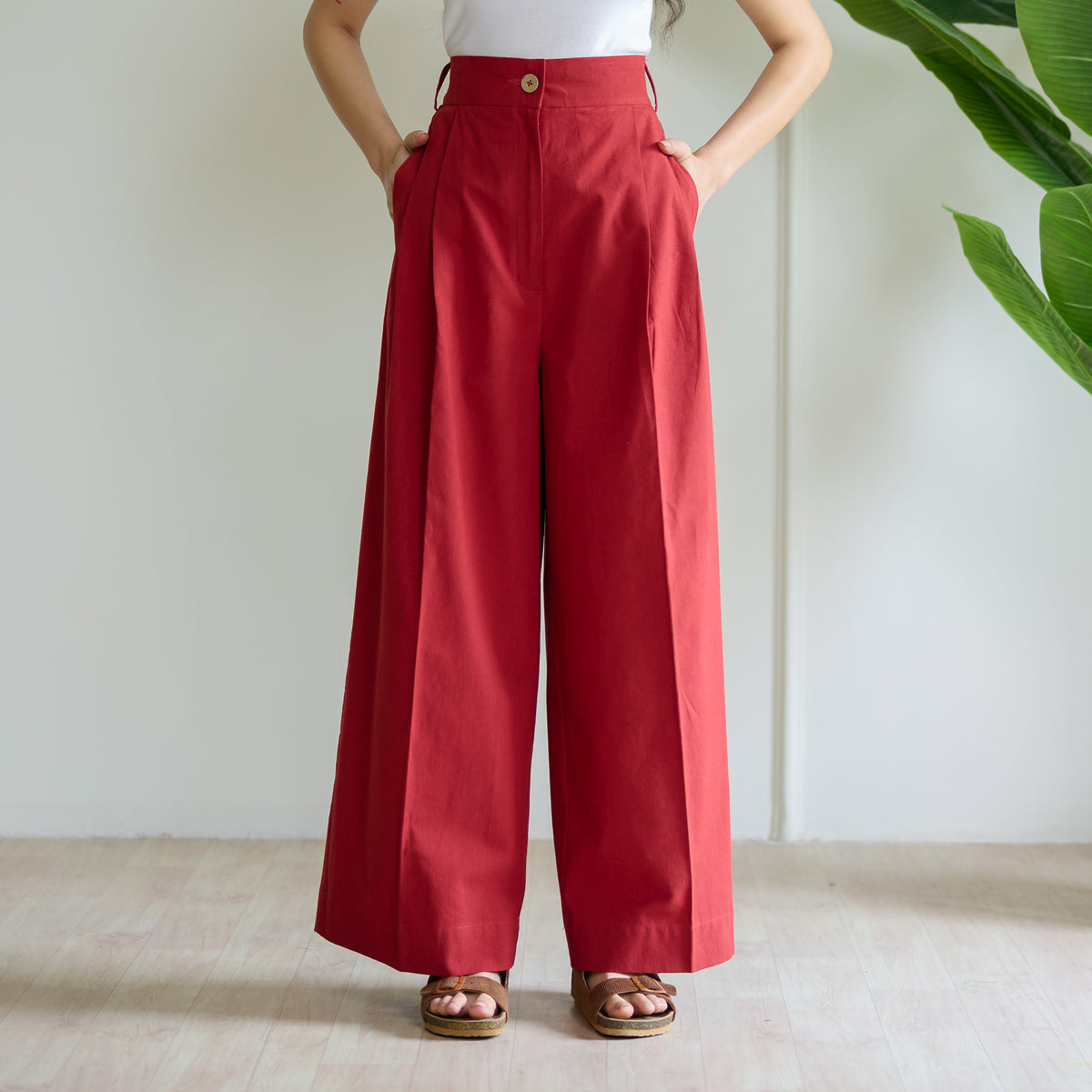 High Waist Pleated Cotton Trousers - Red