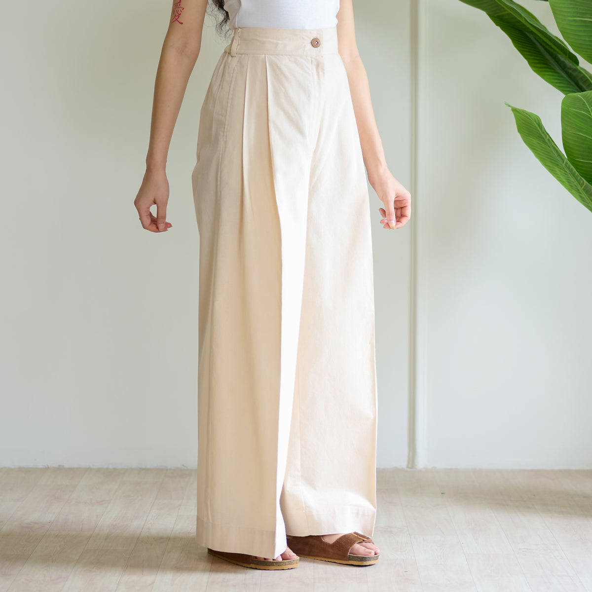 High Waist Pleated Cotton Trousers - Off White