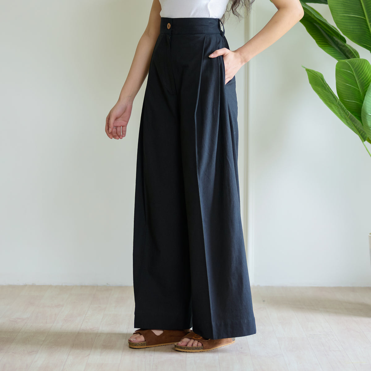 High Waist Pleated Cotton Trousers - Black