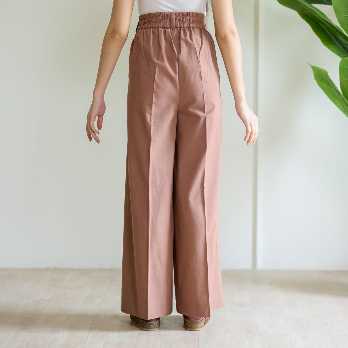 High Waist Pleated Cotton Trousers - Camel Brown