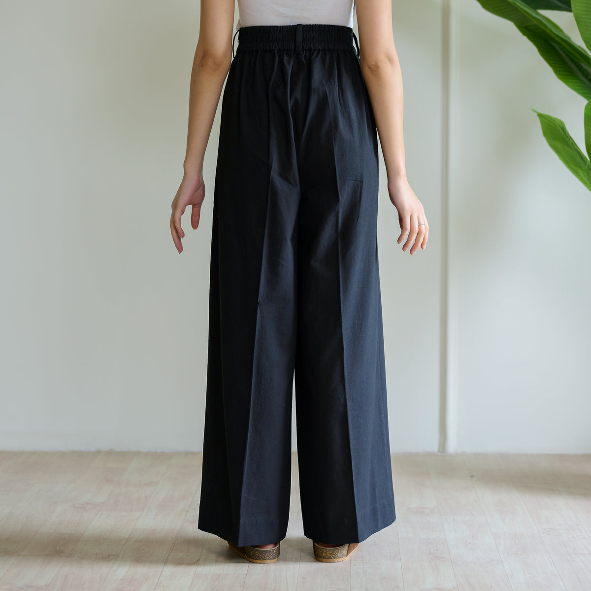High Waist Pleated Cotton Trousers - Black