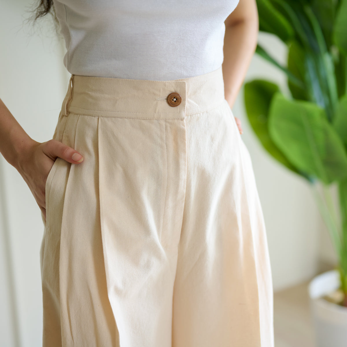 High Waist Pleated Cotton Trousers - Off White