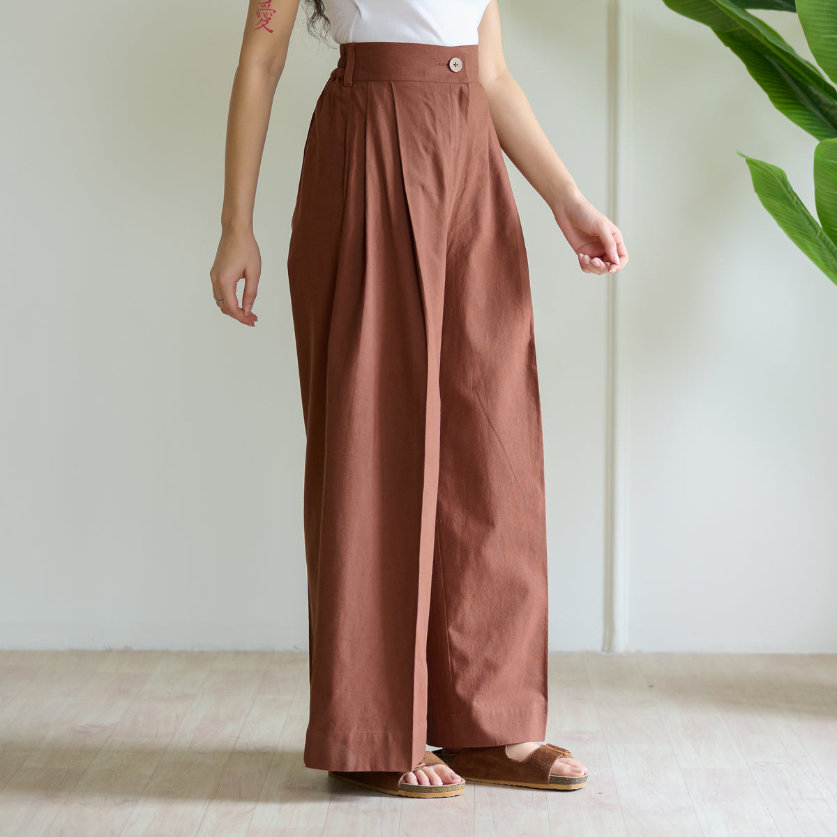 High Waist Pleated Cotton Trousers - Choco Brown