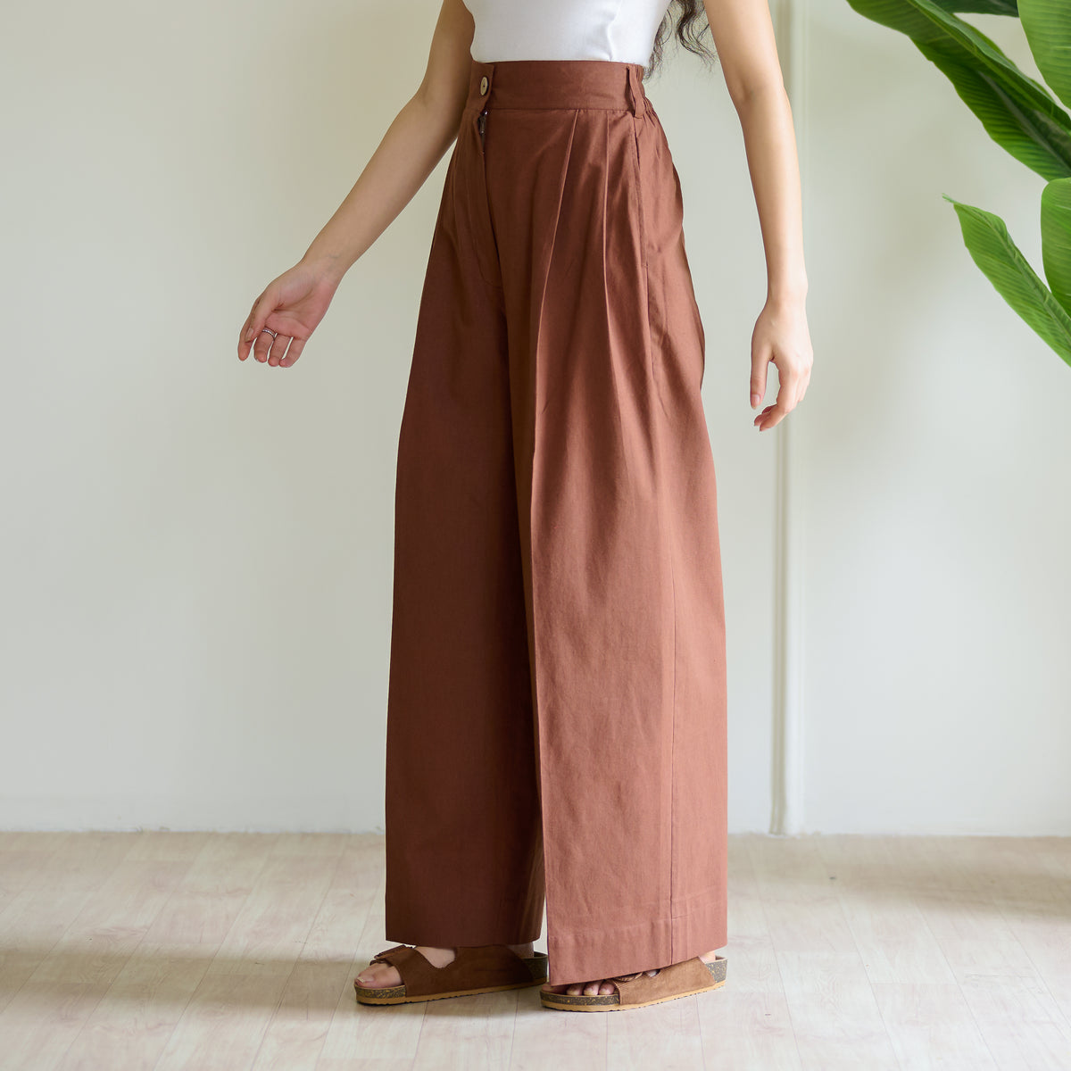 High Waist Pleated Cotton Trousers - Choco Brown