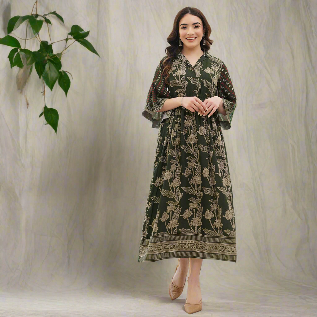 Green Flared Sleeves Dress with Belt Detail & Pockets