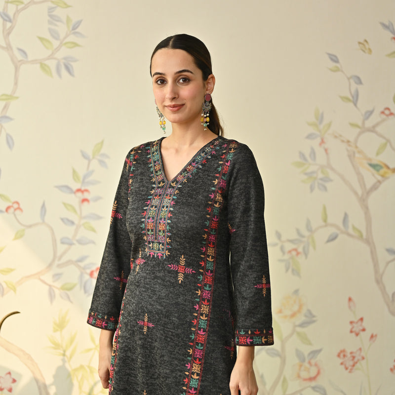 Black Embroidered & Phulkari Printed Woollen Kurta Pant Set