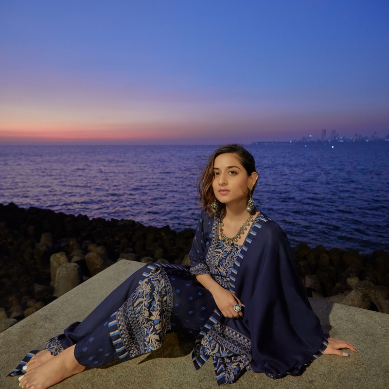 Deep Blue Floral & Buta Kurta Pant Dupatta Set with Border Details