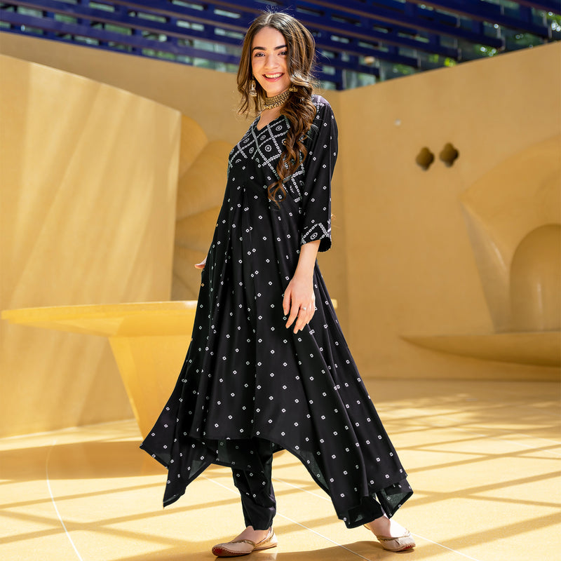 Asymmetrical outlet hemline kurtas