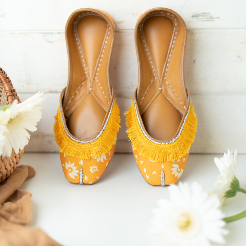 Yellow French Laced Printed Jutti