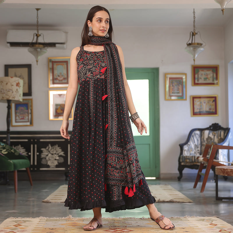 Black Floral Jaal Tiered Kurta with Dupatta