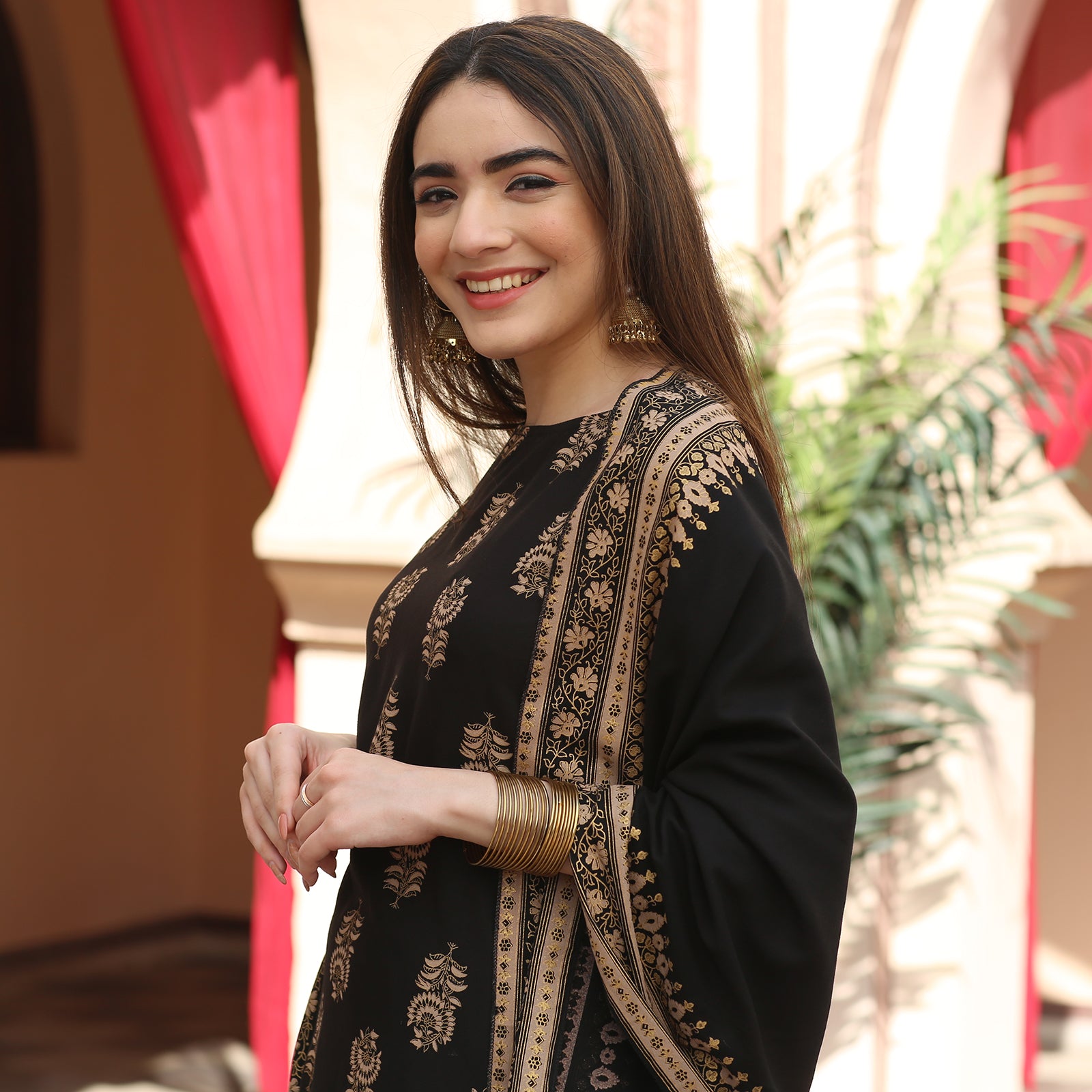 Buy Black Festive Gold Gharara Kurta Set with Dupatta | Rustorange Buy Black Festive Gold Gharara Kurta Set with Dupatta | Rustorange