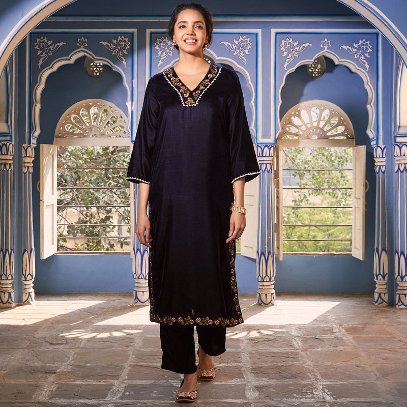 Blue Velvet Floral V Neck Embroidered Kurta