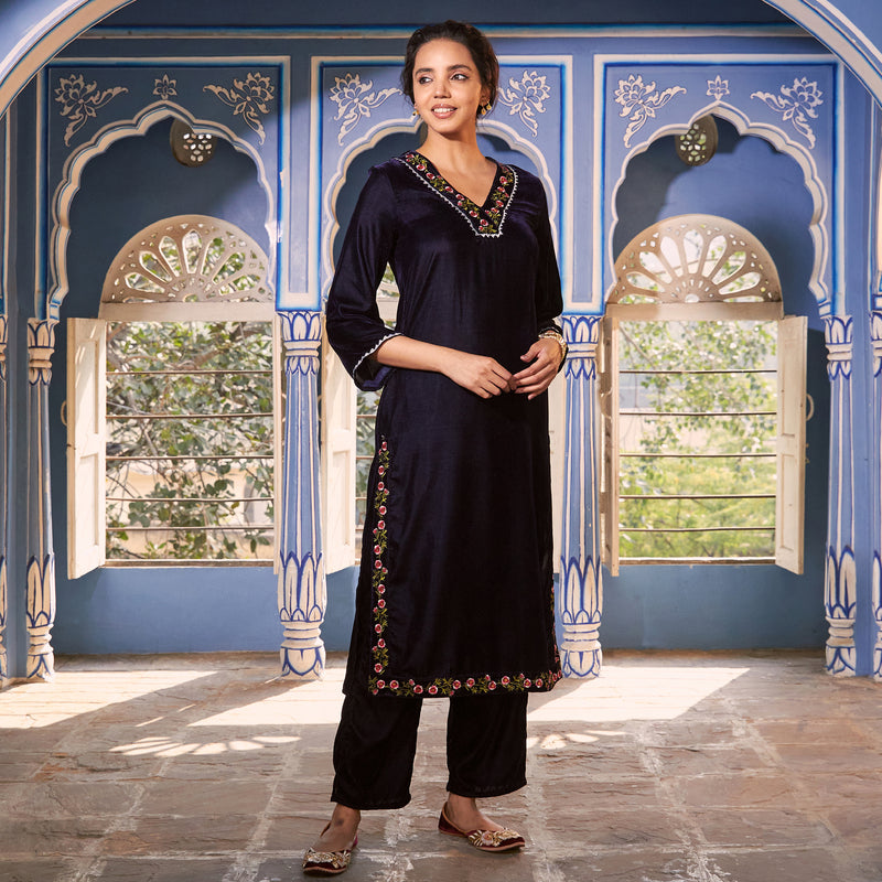 Blue Velvet Floral V Neck Embroidered Kurta