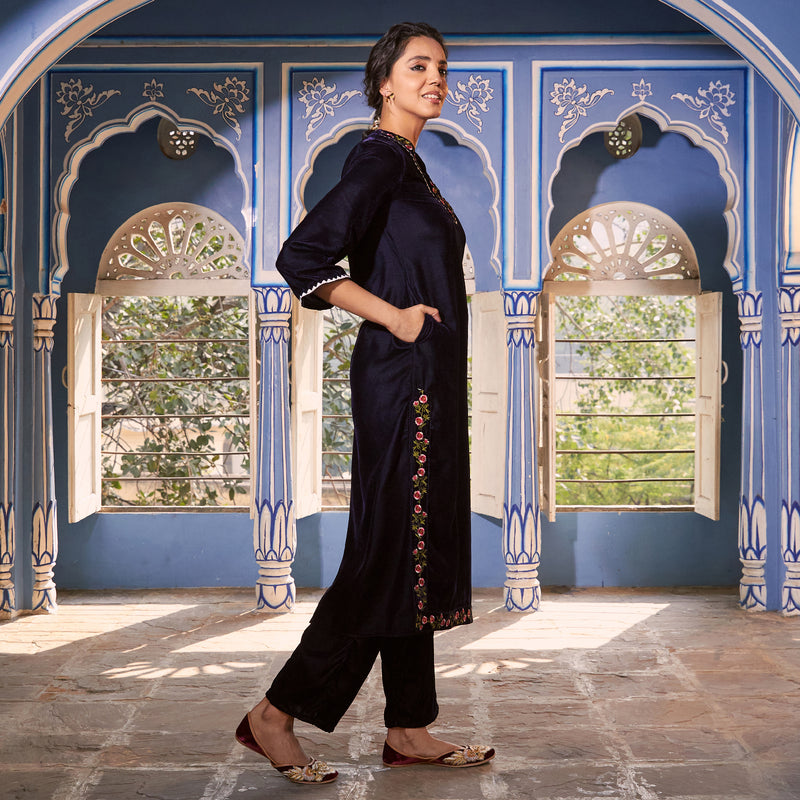 Blue Velvet Floral V Neck Embroidered Kurta