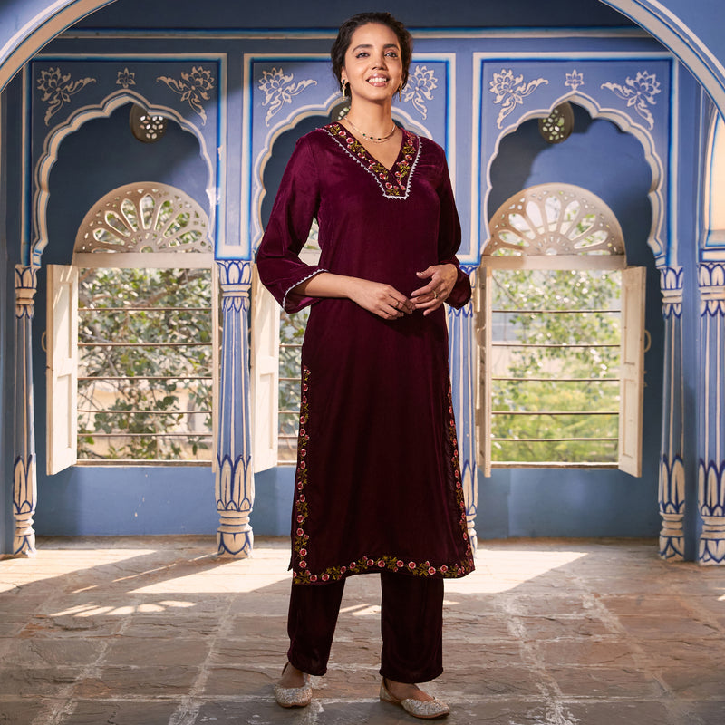 Magenta Velvet Floral V Neck Embroidered Kurta