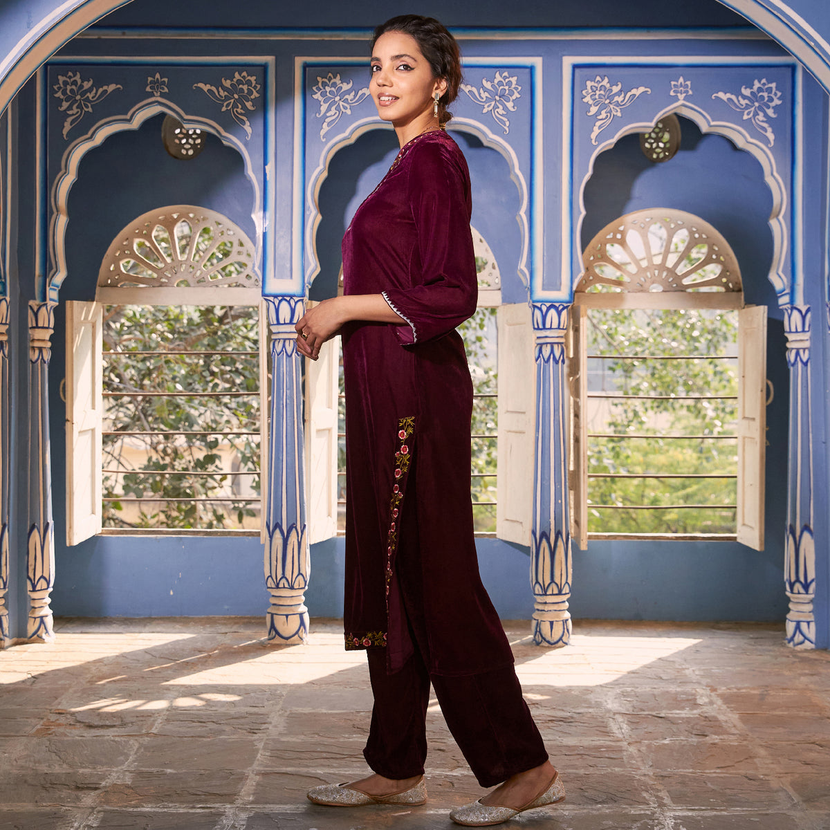 Magenta Velvet Floral V Neck Embroidered Kurta