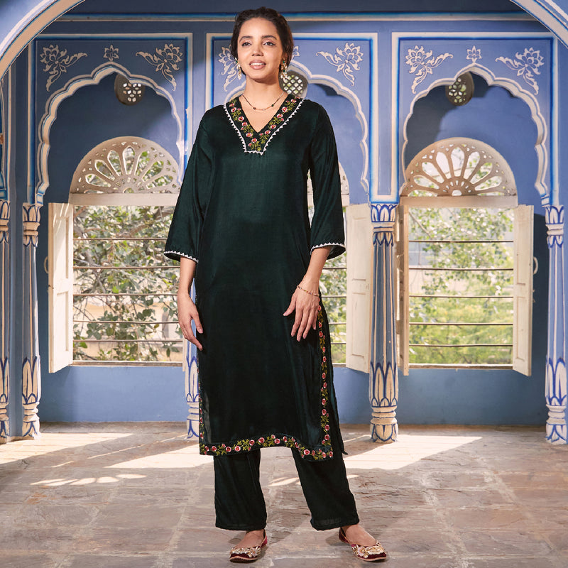 Emerald Green Velvet Floral V Neck Embroidered Kurta