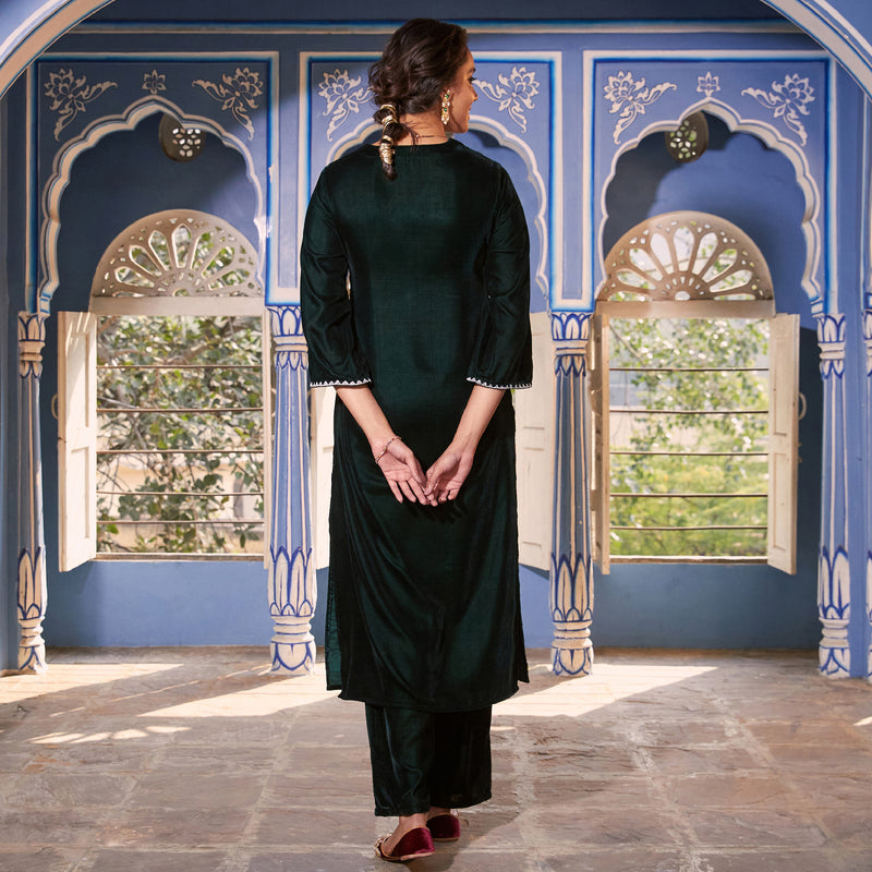 Emerald Green Velvet Floral V Neck Embroidered Kurta