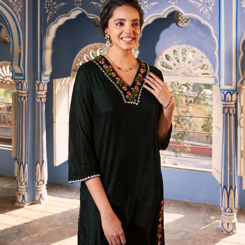 Emerald Green Velvet Floral V Neck Embroidered Kurta