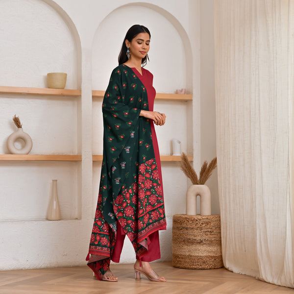 Maroon Kurta Pant Set with Black Floral Dupatta