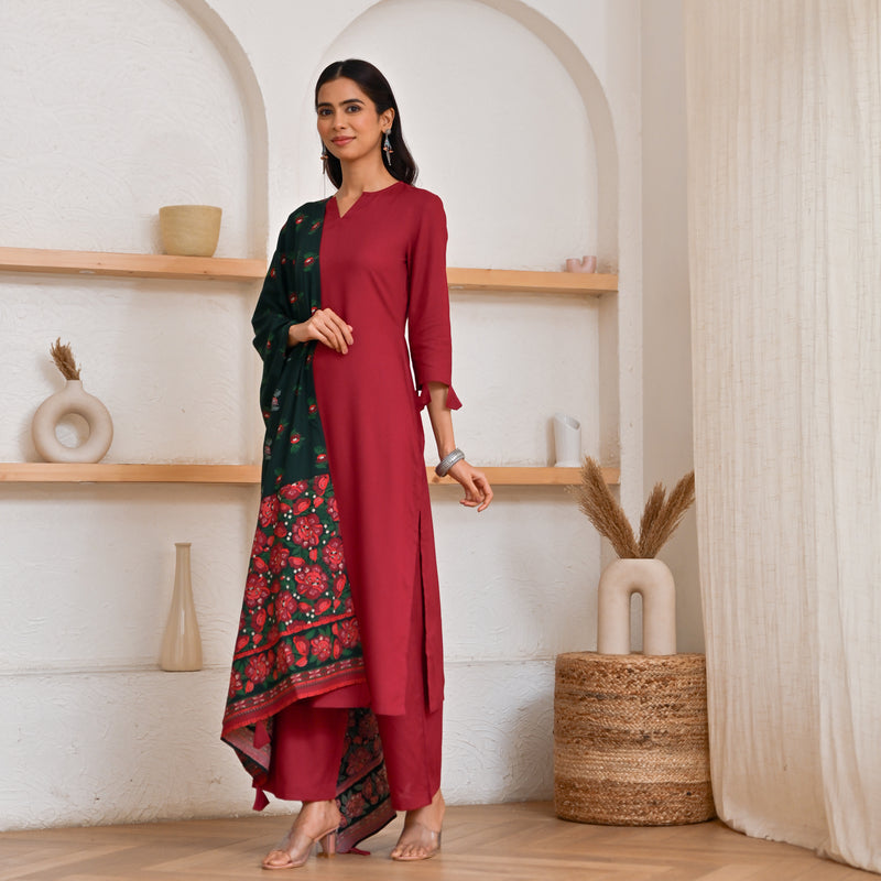 Maroon Kurta Pant Set with Black Floral Dupatta