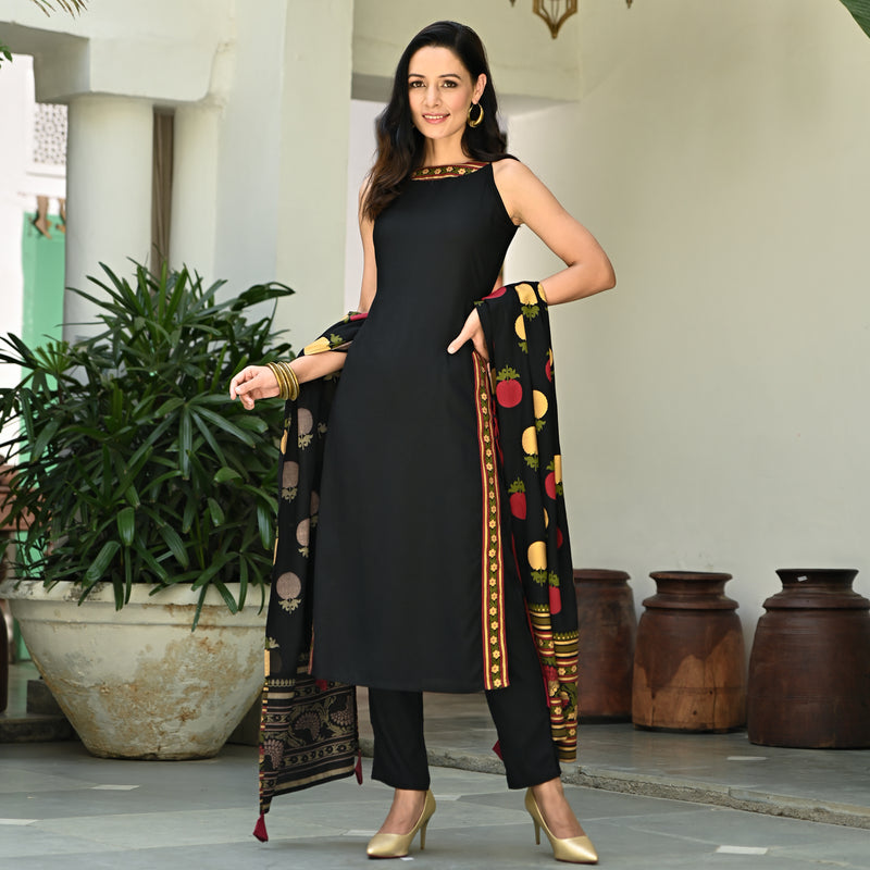 Black Halter Neck Kurta Pant Dupatta Set With Side Tie up Detail