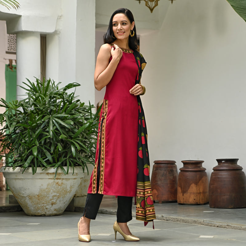 Maroon Halter Neck Kurta Pant Dupatta Set With Side Tie up Detail