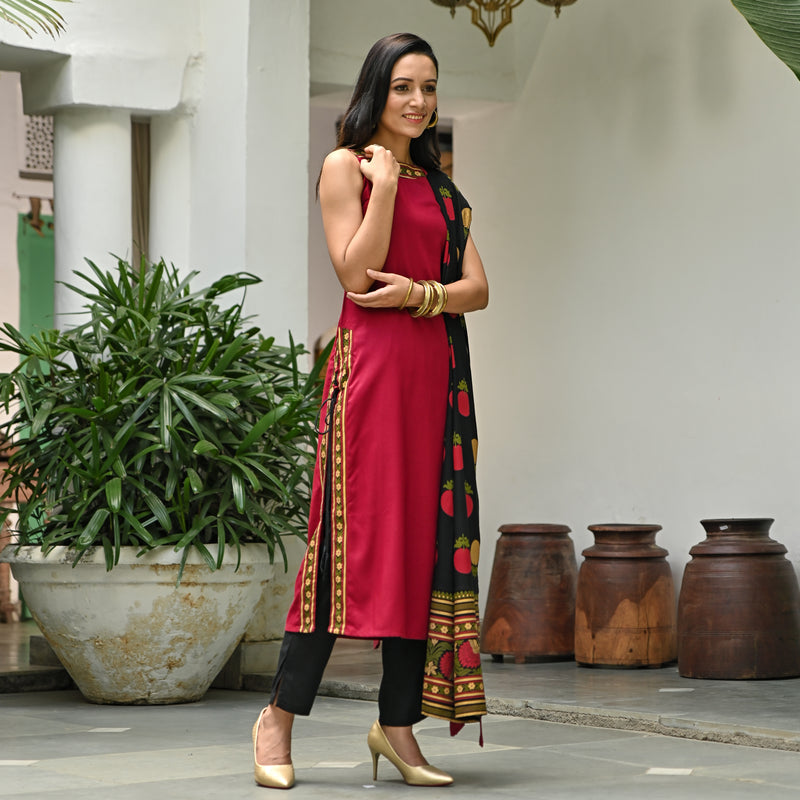 Maroon Halter Neck Kurta Pant Dupatta Set With Side Tie up Detail