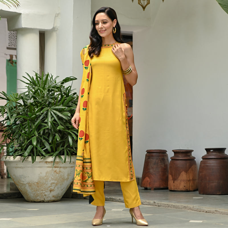 Yellow Halter Neck Kurta Pant Dupatta Set With Side Tie up Detail
