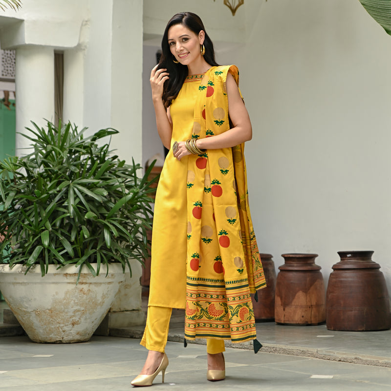 Yellow Halter Neck Kurta Pant Dupatta Set With Side Tie up Detail